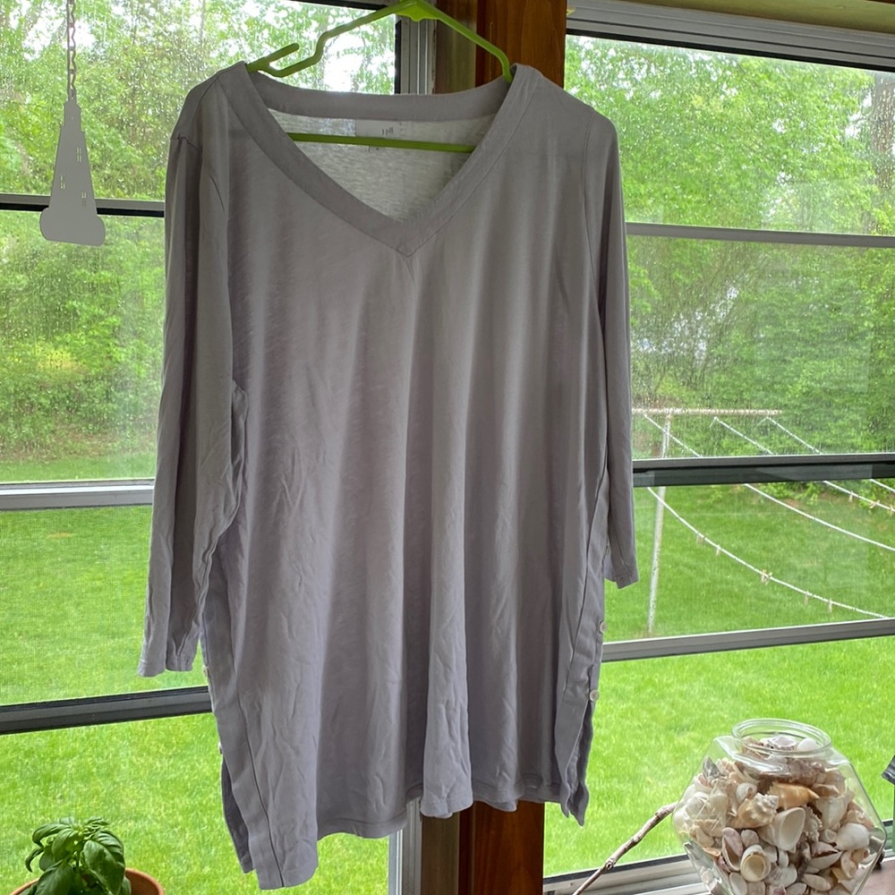 Gently worn 3/4 sleeve top